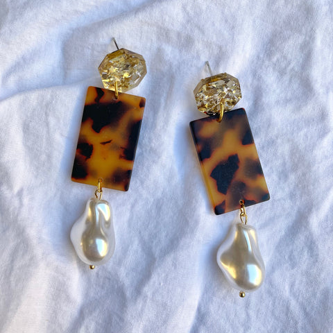 Rectangle Tortoiseshell Pearl Drops